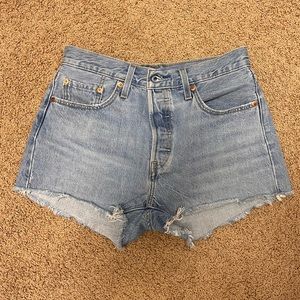 NWOT Levi Strauss Cut off denim shorts sz 28